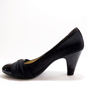 Naturalizer Black Mid Heel Pump with Knotted Toe